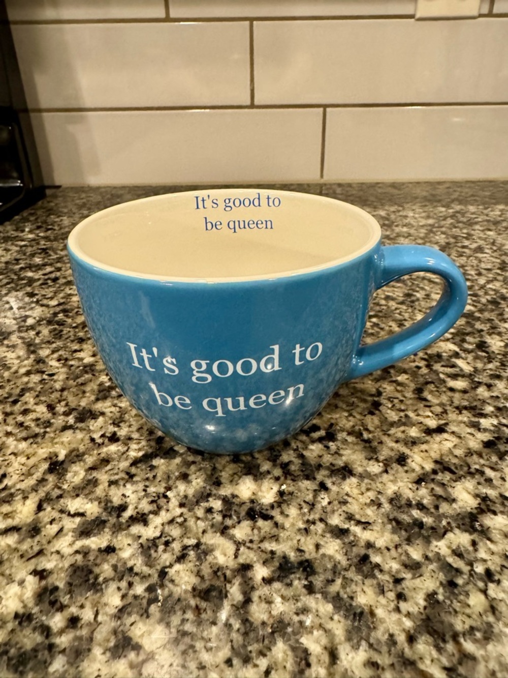 Hausenware Inc. "It's Good To Be Queen" Mug, 3.5" Tall Soup Jumbo Mug